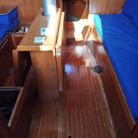 Boat Experience Holiday26 Botel